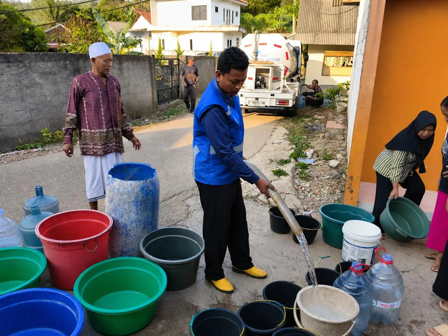 Hadapi Ancaman Kekeringan, Tirta Kahuripan Bergerak Cepat Salurkan Ratusan Ribu Liter Air Bersih untuk Warga Bogor