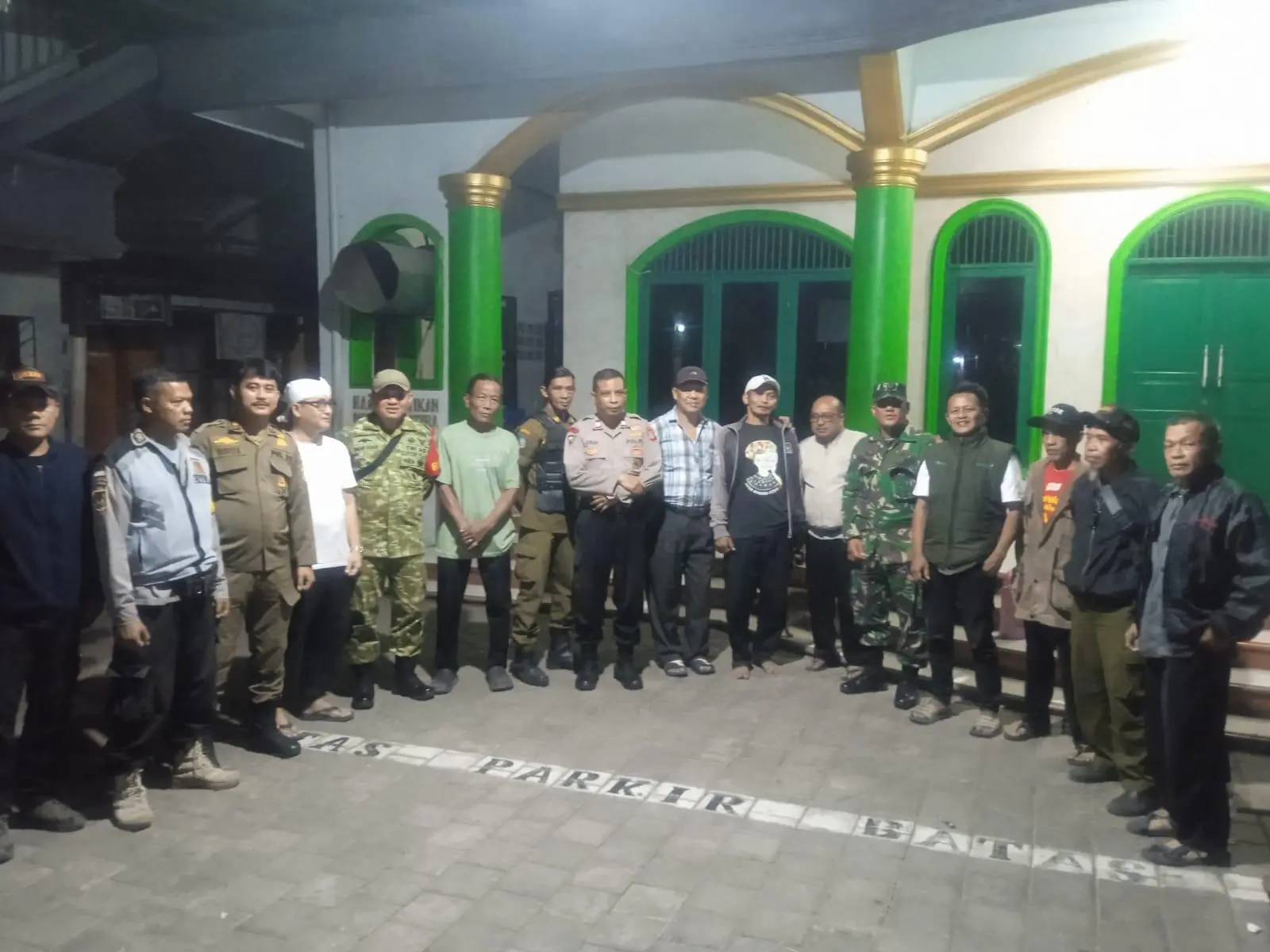Ketua RW 03 Desa Kota Batu Gelar Patroli Malam Bersama TNI, Polri, Satpol PP dan Linmas