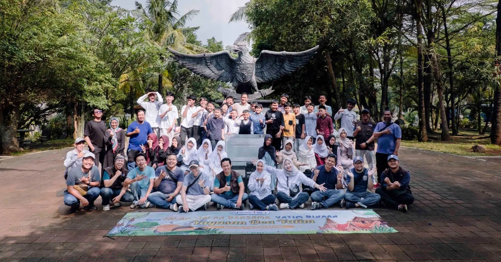 Yayasan Doa Yatim Ajak Puluhan Anak Binaan Kunjungi Museum Keprajuritan Indonesia di TMII