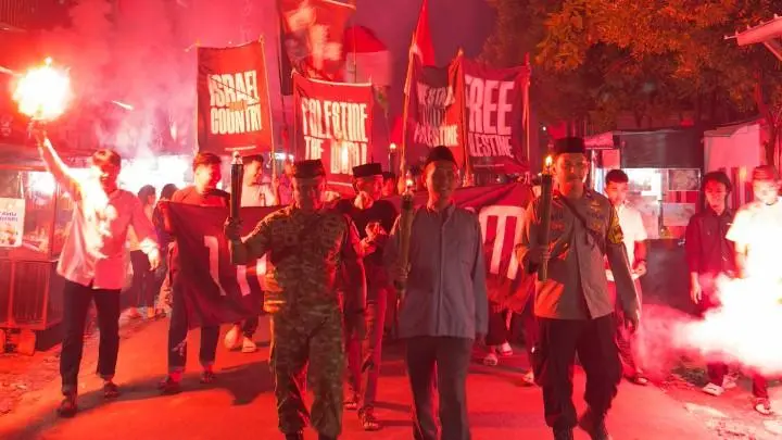 Sambut 1 Muharram 1448 Hijriah, Warga Parung Aleng Desa Cikeas Semarakkan Pawai Obor Penuh Kebersamaan