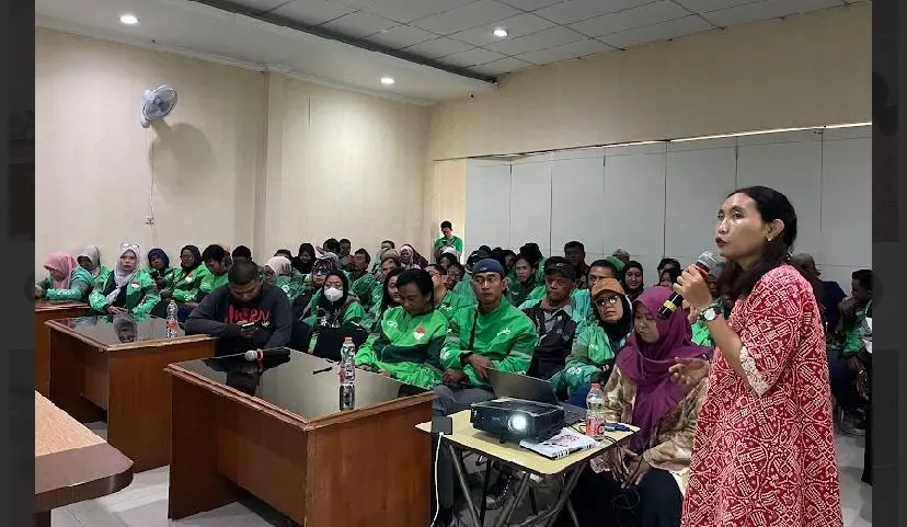 WCC Puantara Gelar Seminar Edukasi Pencegahan KDRT Libatkan Pengemudi Grab di Surabaya