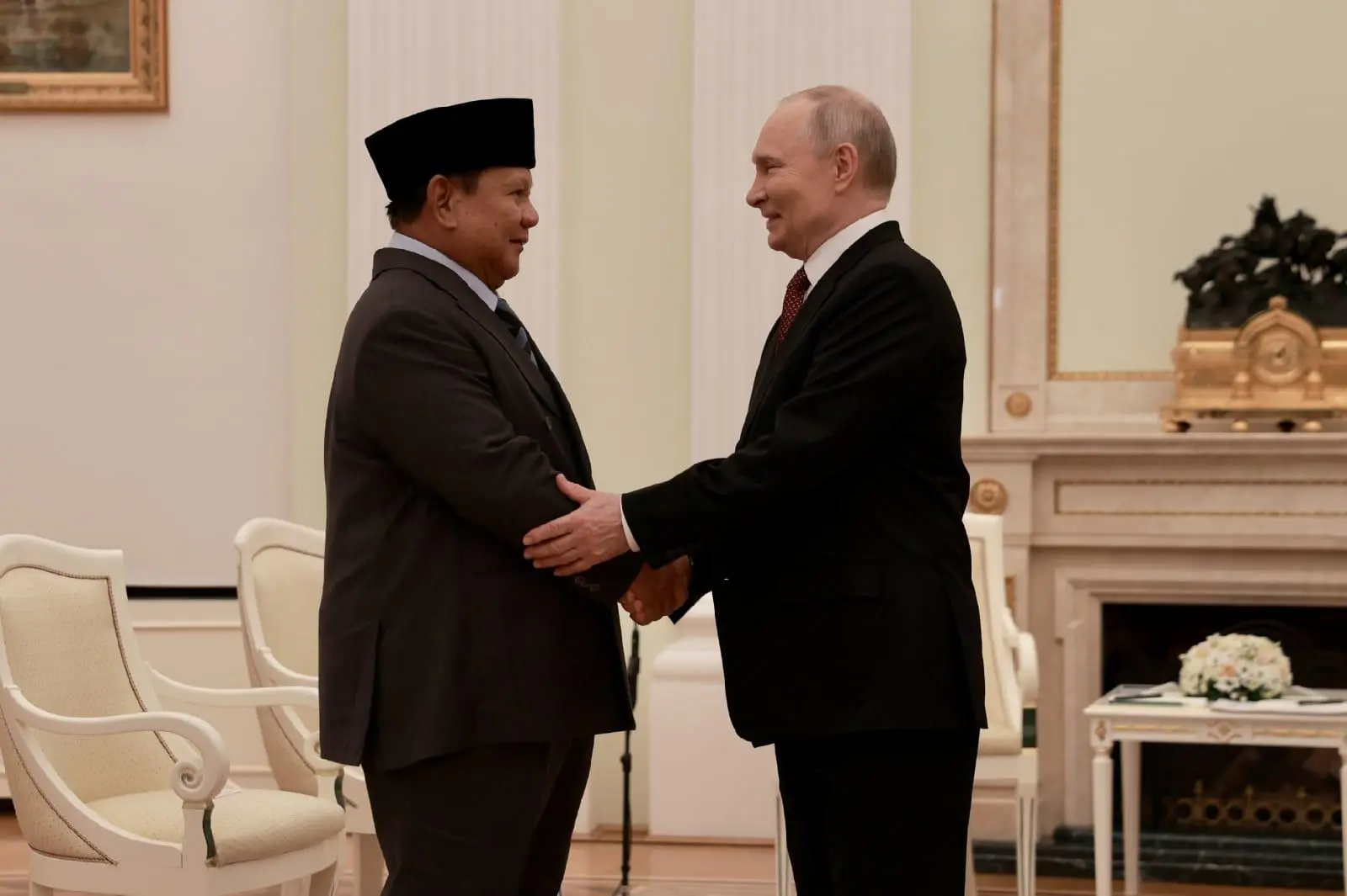 Temui Putin di Moskow, Prabowo Bahas Penguatan Perdagangan RI–Rusia