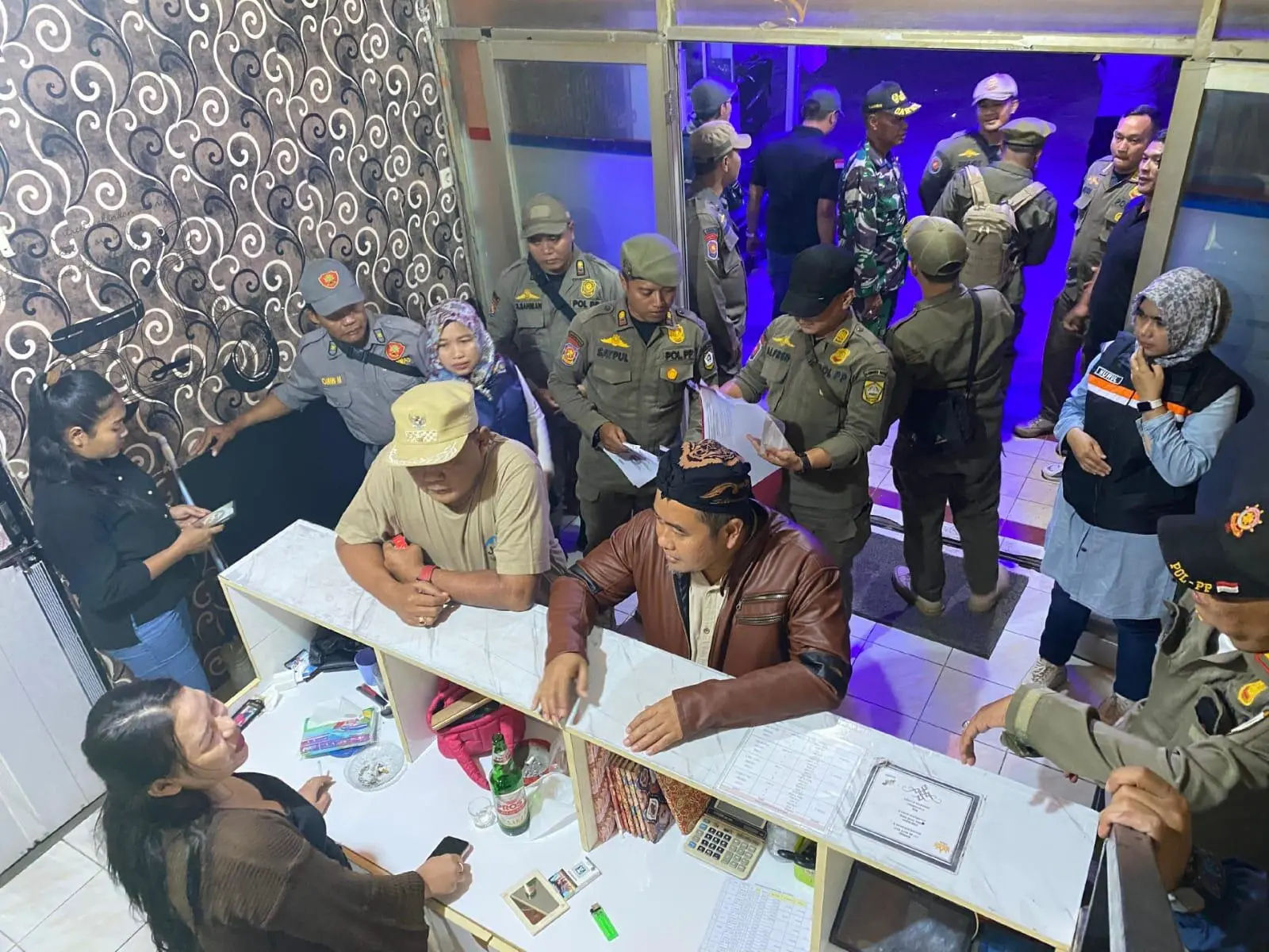 Jelang Pilkada Serentak Gabungan Petugas Razia THM
