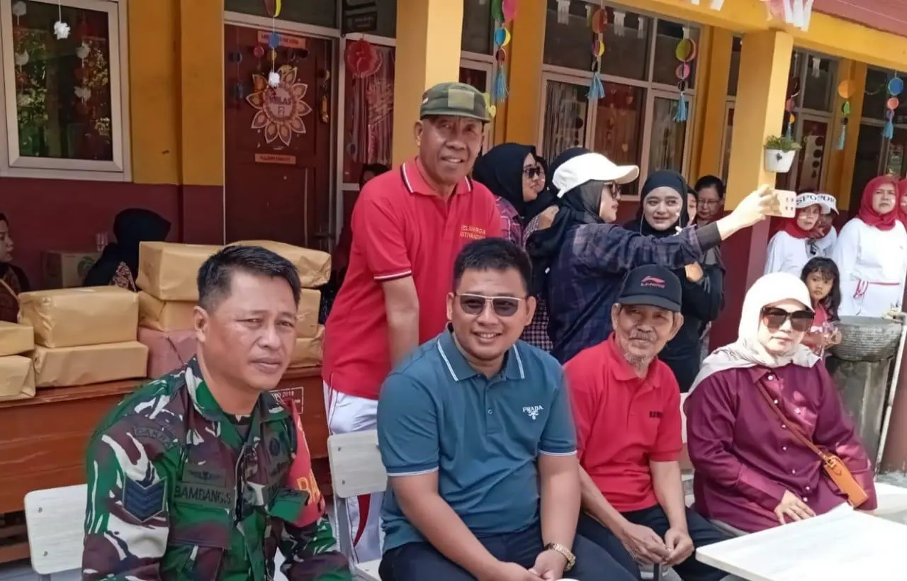 Hadiri Perayaan HUT RI Tingkat RW, Babinsa Ajak Warga Selalu Kompak