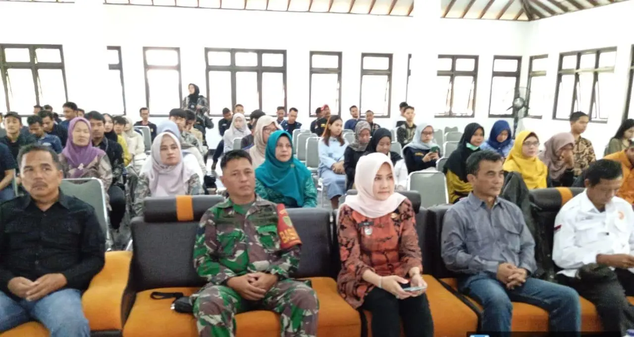 Babinsa Hadiri Sosialisasi Pengawasan Partisipatif oleh Panwaslu Kecamatan Sukaraja