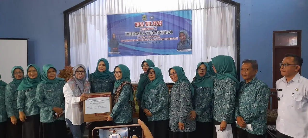 Bina Wilayah, Ketua TP PKK Kabupaten Kuningan Kunjungi Desa Cipondok