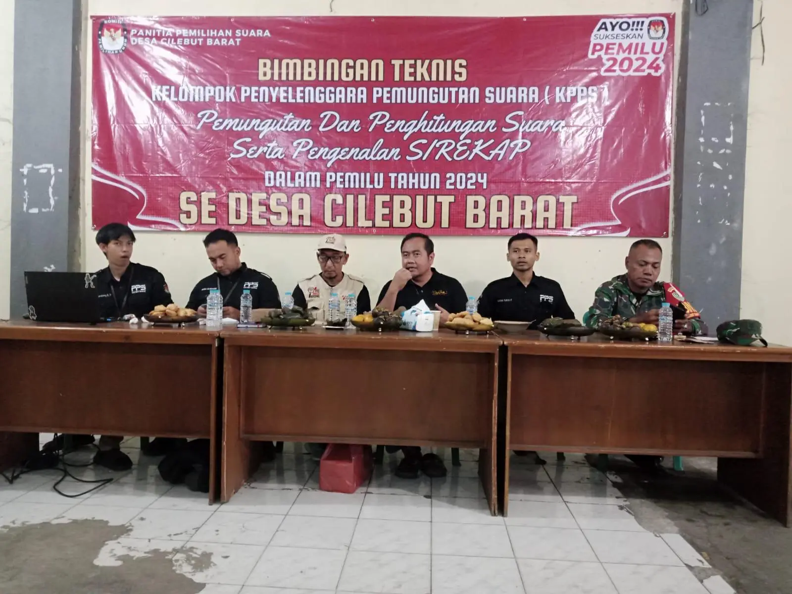Babinsa Hadiri Bimtek KPPS  Desa Cilebut Barat