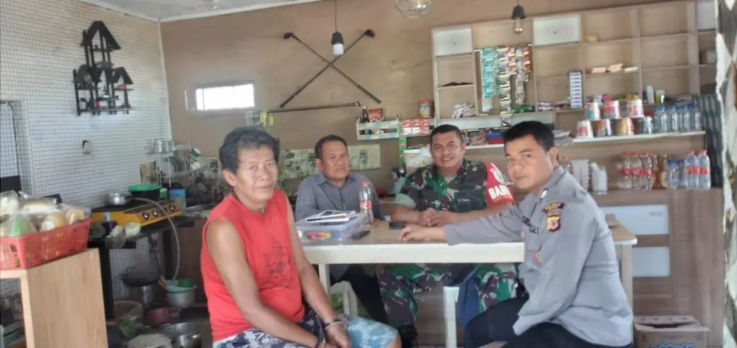 Babinsa Cilebut Timur Geber Lakukan Komsos Jelang Pemilu