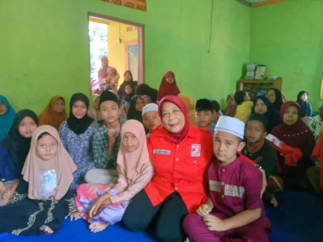 Caleg PSI Hj Yati Maryati Bersyukur Bisa Temui Anak Yatim