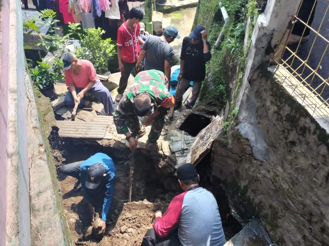 Bangun Budaya Gotong Royong Koramil Bogor Barat Lakukan Karya Bakti TNI AD