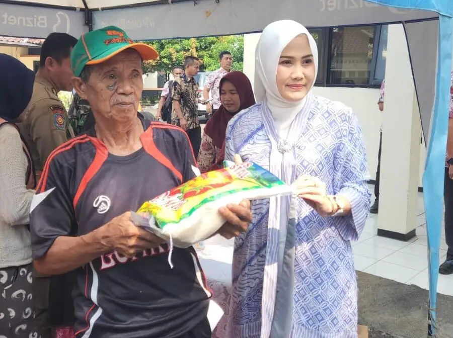 Program Inovasi Kecamatan Sukaraja Salurkan 15 Ton Beras Murah untuk Warga