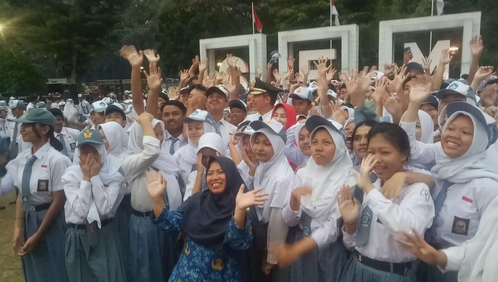 Yulia Helianti Terharu di Daulat Menjadi Dirigen Upacara Gelar Senja Peringatan HUT RI ke 78