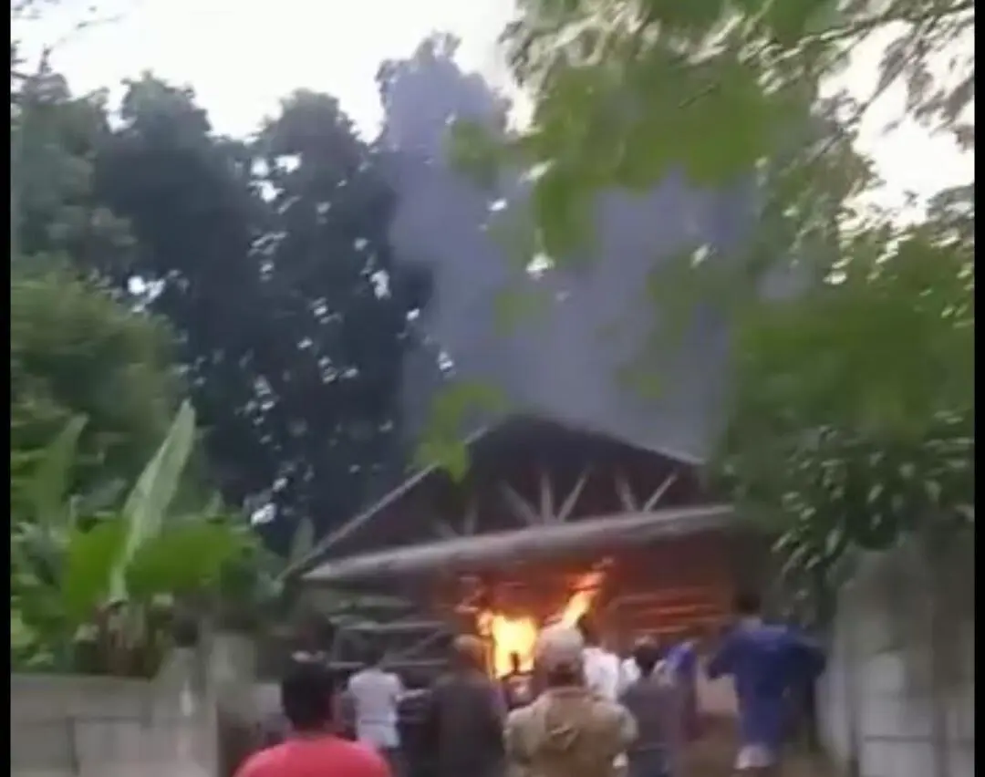 Gudang Penyimpanan Kabel di Tamansari Kabupaten Bogor Terbakar