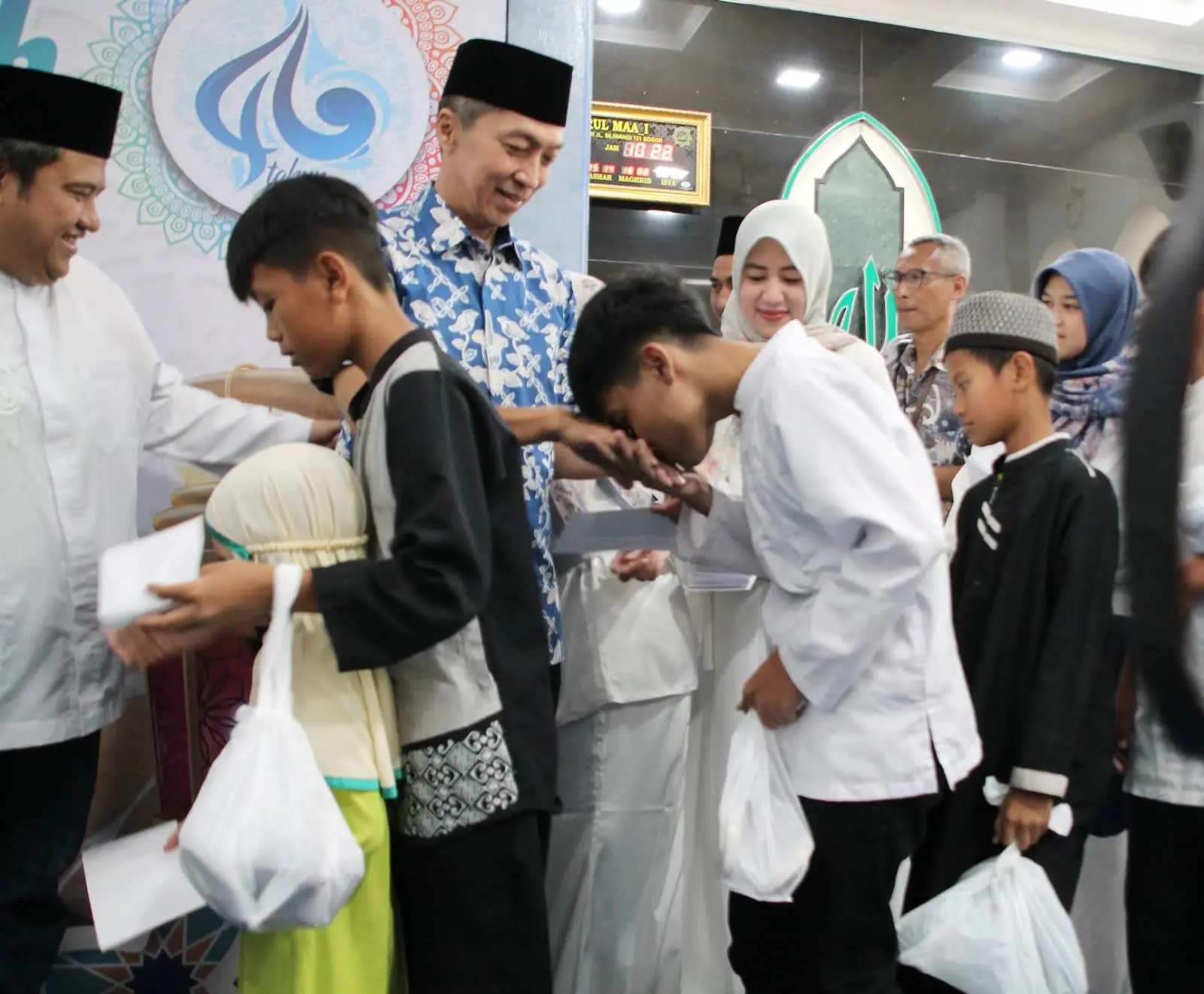 Genap 46 Tahun, Perumda Tirta Pakuan Gelar Acara Tasyakuran dan Santuni Anak Yatim