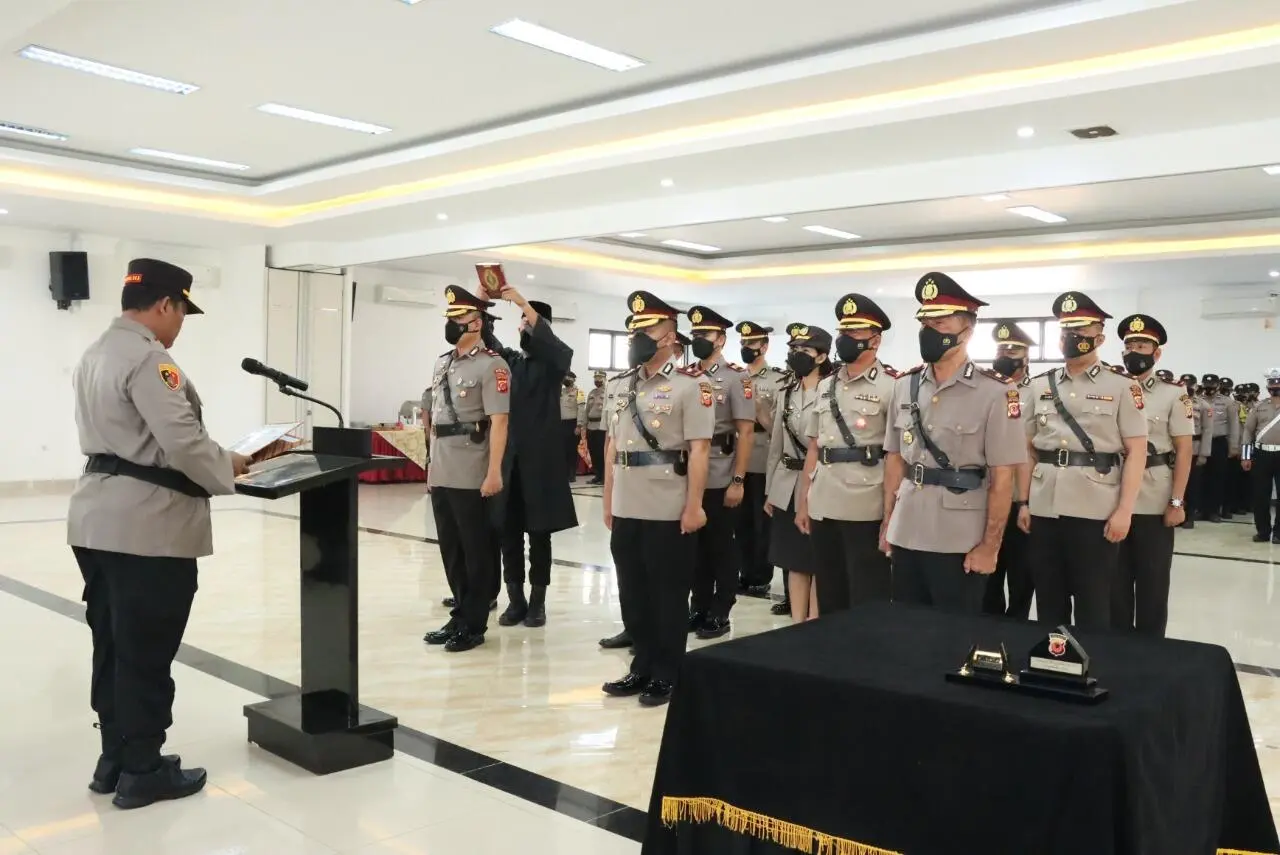 Kapolres Bogor Pimpin  Upacara Sertijab Dan Korps Rapot Kenaikan Pangkat Pengabdian