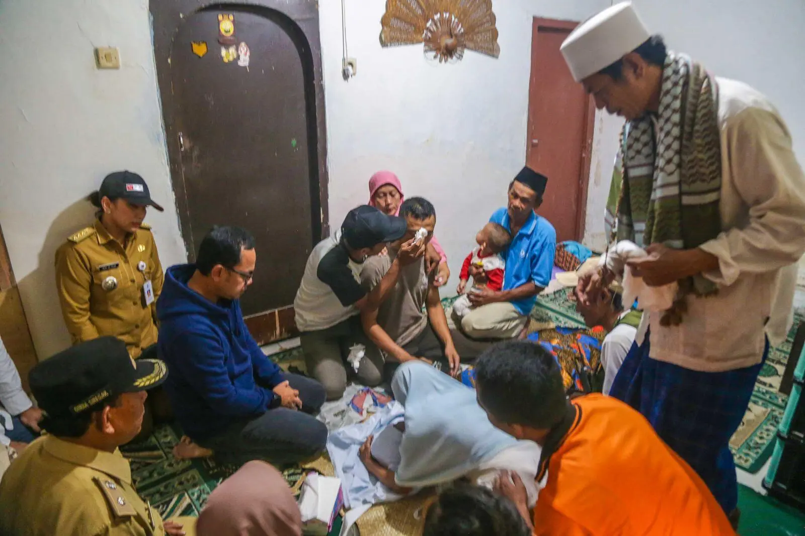 Takziah ke Rumah Duka, Bima Minta Aparatur Wilayah Larang Anak Bermain di Sungai