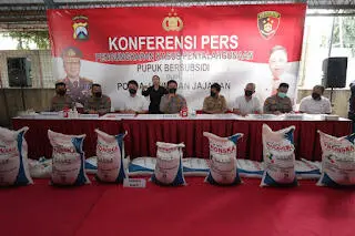 Polda Jatim Bongkar Penyalahgunaan Pupuk Subsidi