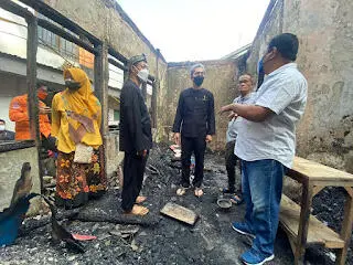 Kunjungi Lokasi Kebakaran Dedie Tawarkan Rumah Sementara