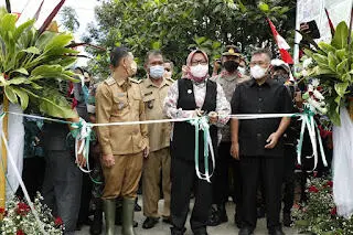 Ade Yasin Resmikan Jembatan Gunung Peteuy