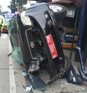 Kendaraan Dinas Kemendagri Alami Kecelakaan di Jalan Raya Ciawi-Sukabumi