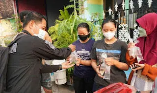 Wartawan Ponorogo Bagikan Cupang di Momen HPN