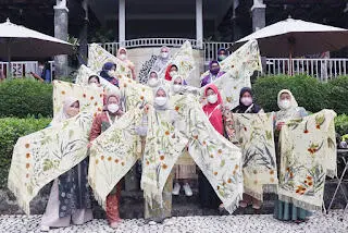 22 Istri Kepala Daerah Nikmati Pemandangan KRB Sembari Membuat Ecoprint