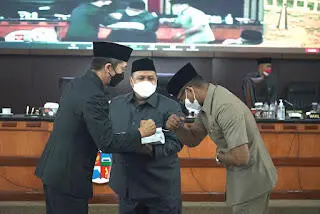 Pemkot Bogor Serahkan Tiga Draft Raperda di Paripurna