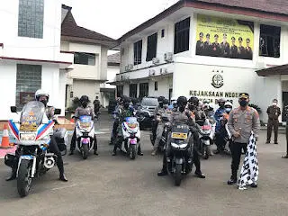Srikandi Pemburu Vaksin Datangi Kelueahan Bojongkerta