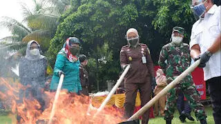 Kejari Kota Bogor Musnahkan Barang Bukti Kejahatan