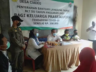 135 Warga Ciadeg Terima BLT DD Tahap Tiga
