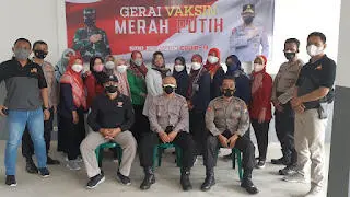 Wakapolres Ponorogo Kunjungi Percepatan Vaksinasi di Mapolsek Bungkal