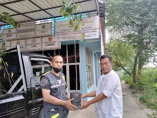Sukatani Terima Bantuan Pohon dari DLH Kabupaten Bogor