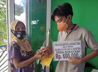 158 Warga Sukatani Dapat BLT DD