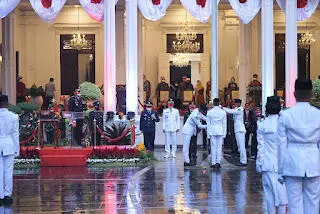 Diguyur Hujan Deras, Upacara Penurunan Bendera di Kota Bogor Berlangsung Khidmat