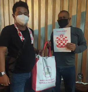Solmet Bogor Bagikan Sembako untuk Warga Isoman