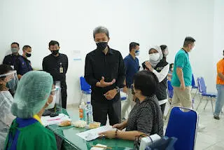 Dedie Rachim Tinjau Vaksinasi di Sekolah Tunas Harapan