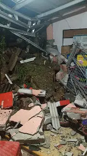 Itensitas Hujan Tinggi 4 Rumah Di Cilebut Barat Tertimpa Longsor