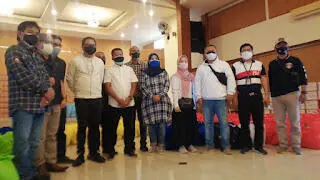 Pemprov Jabar Serahkan 370 Paket Sembako