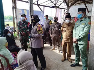 Polsek Sukaraja Tinjau Pelaksanaan Vaksinasi di Cilebut Barat
