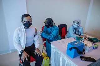 Setelah Menunggu Tiga Bulan Akhirnya Bima Arya Bisa Disuntik Vaksin
