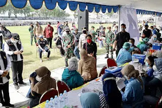 Ketua DPR-RI Tinjau Vaksinasi di Surabaya