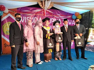 Angkatan 22 SMP Islam Nurul Falah di Wisuda