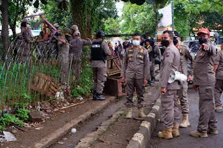 Pemkot dan Pemkab Bogor Tertibkan 153 PKL di Villa Bogor Indah