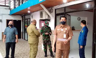 Plh.Bupati Natuna Lakukan Rapid Tes Bagi Penumpang yang Baru Datang