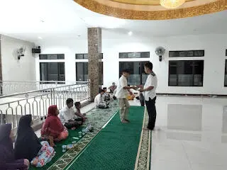 Masjid Jami Al-Barokah Gelar Santunan Anak Yatim dan Buka Puasa Bersama