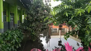 Ditinggal Saat PJJ Halaman SDN Kotabatu 02 Jadi Kolam