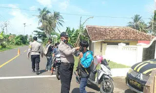 Polsek Cidaun Sosialisasi Prokes Disiplin 3M
