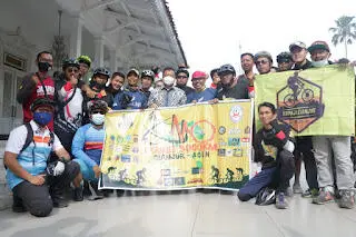 Pjs Bupati Cianjur Lepas Dua Goweser 3000 Km Cianjur – Aceh