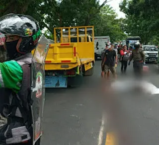 Terlindas Ban Belakang Truk, Pemotor di Cianjur Tewas